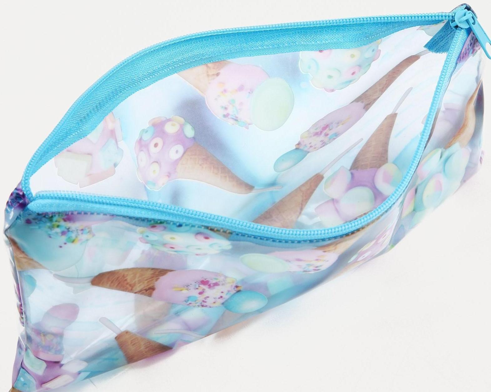 Косметичка-пенал на молнии, цвет голубой