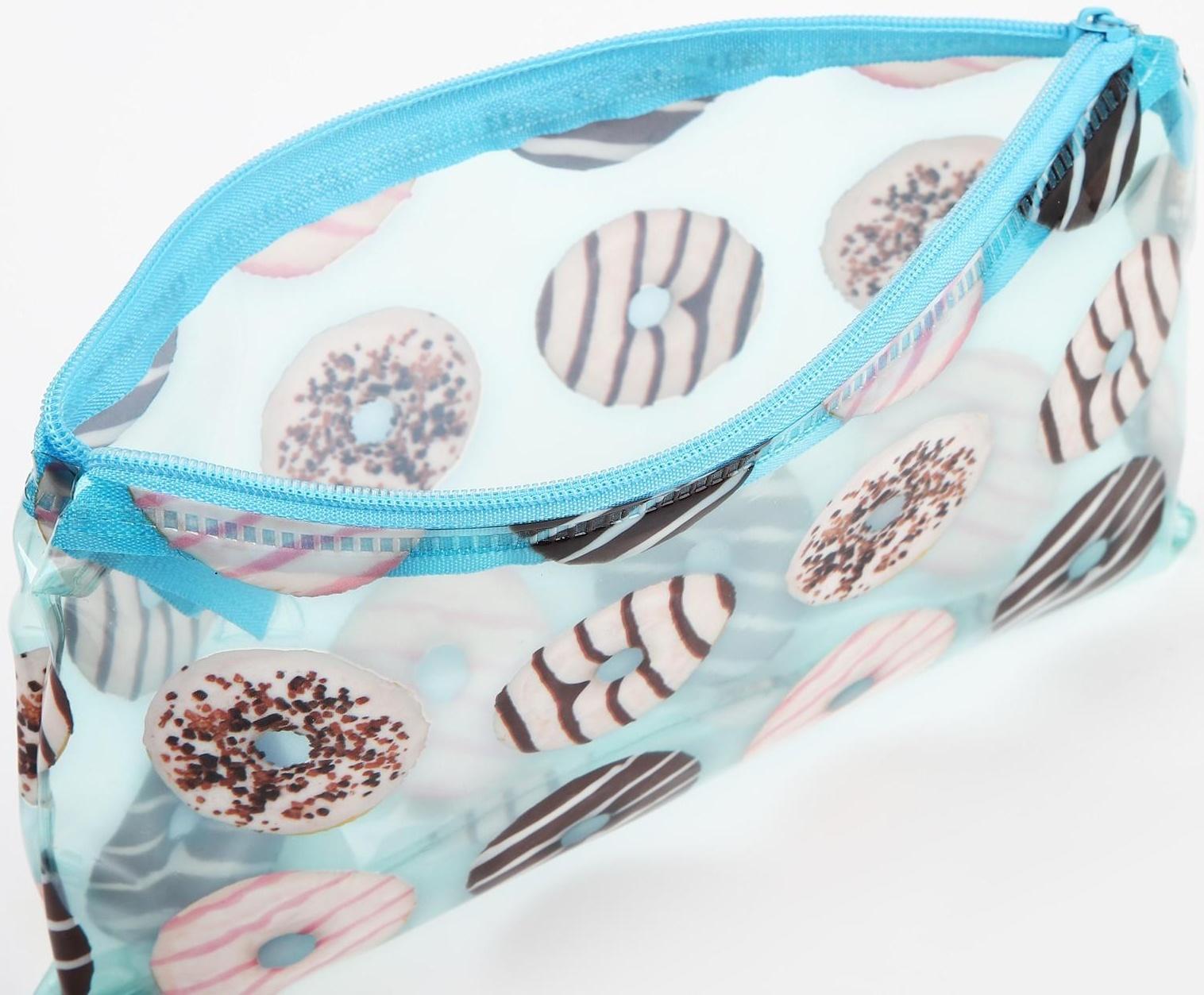 Косметичка-пенал на молнии, цвет голубой