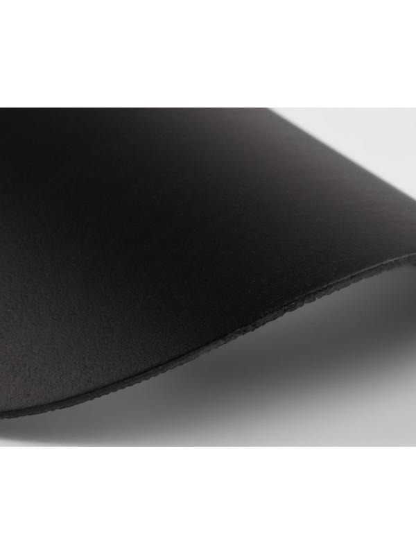 Козырёк для кепки, 7,5 × 18 × 5,5 см, цвет чёрный