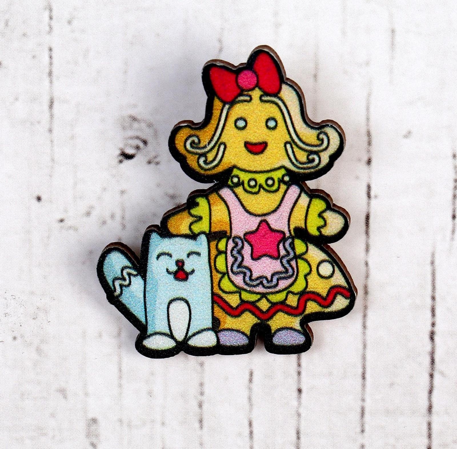 Деревянный значок «Мисс Пря»