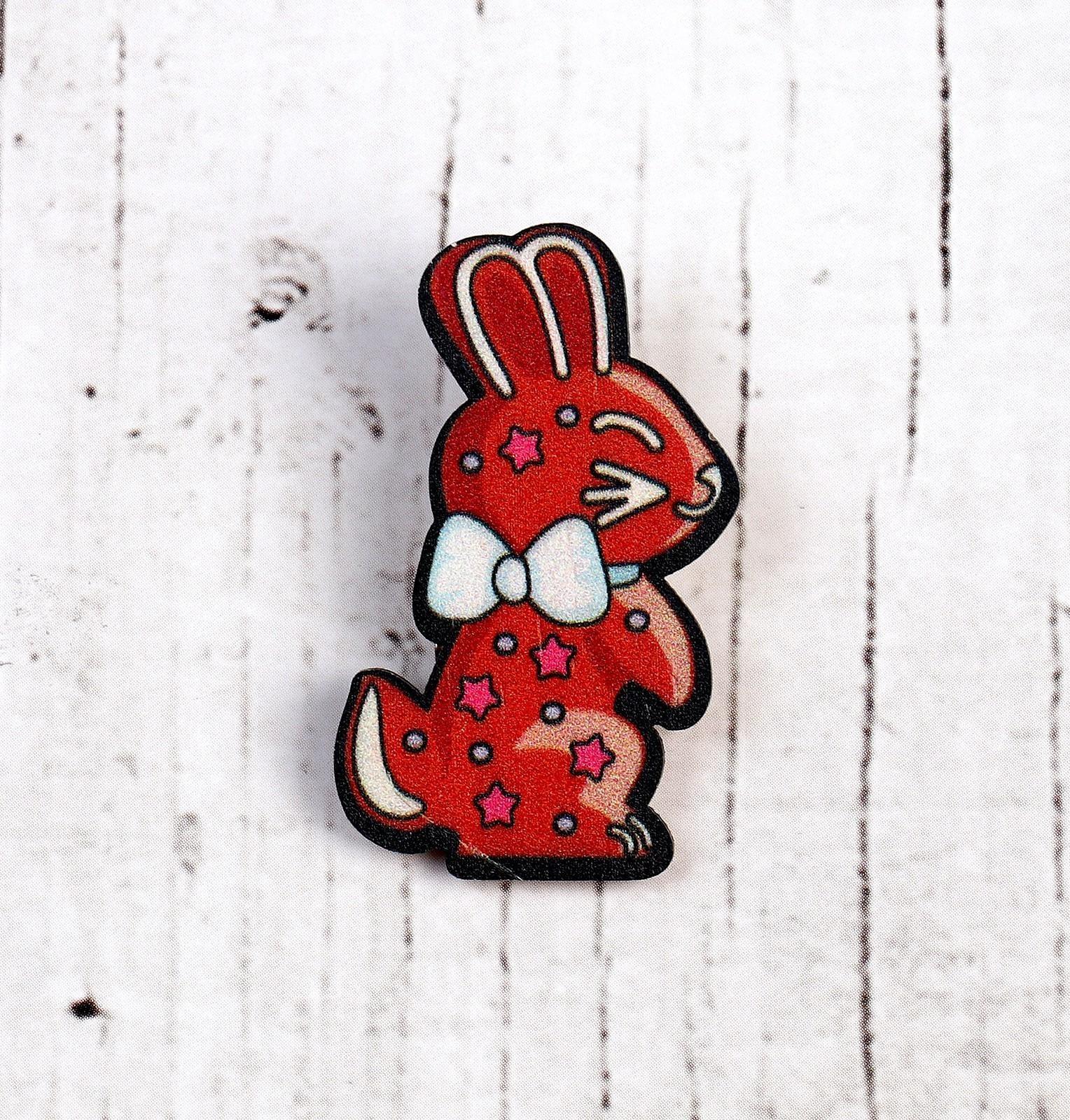 Деревянный значок «Заяц»