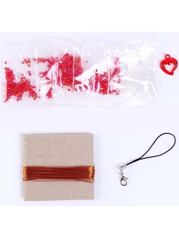 Брелоки. Фигурки из бисера «Сердечко»