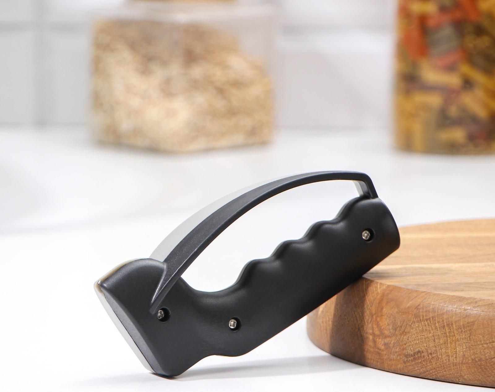 Точилка для ножей Доляна «Блеки», 14 см, цвет черно-серый