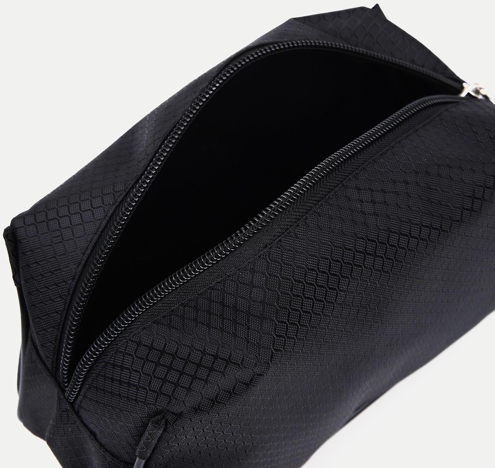 Косметичка на молнии, цвет чёрный