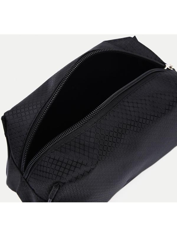 Косметичка на молнии, цвет чёрный