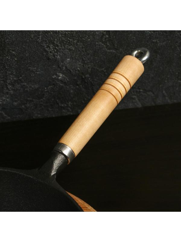 Сковорода чугунная Magma «Эко», 26×4,5 см, с 2 сливами и съёмной деревянной ручкой