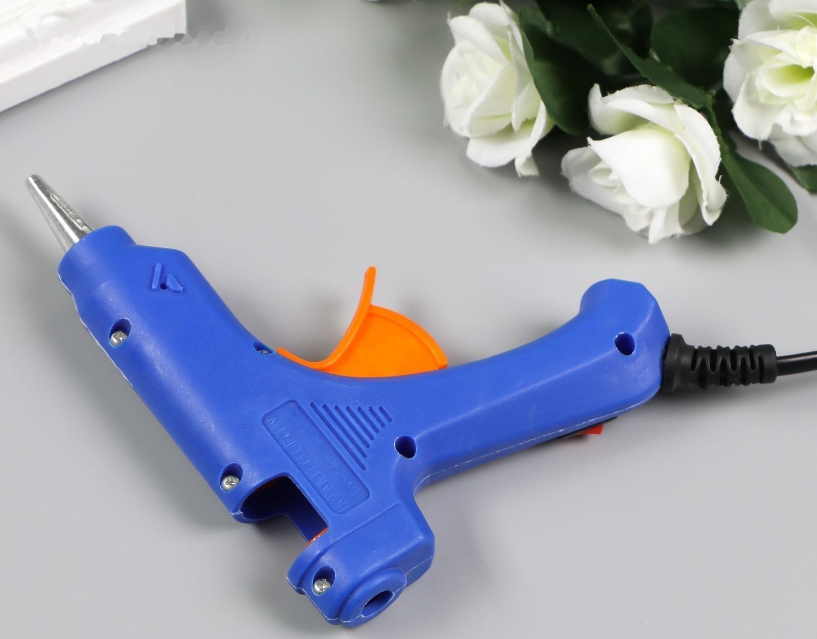 Клеевой пистолет 13,5х11 см питание: сетевой, диаметр стержня - 7 мм МИКС