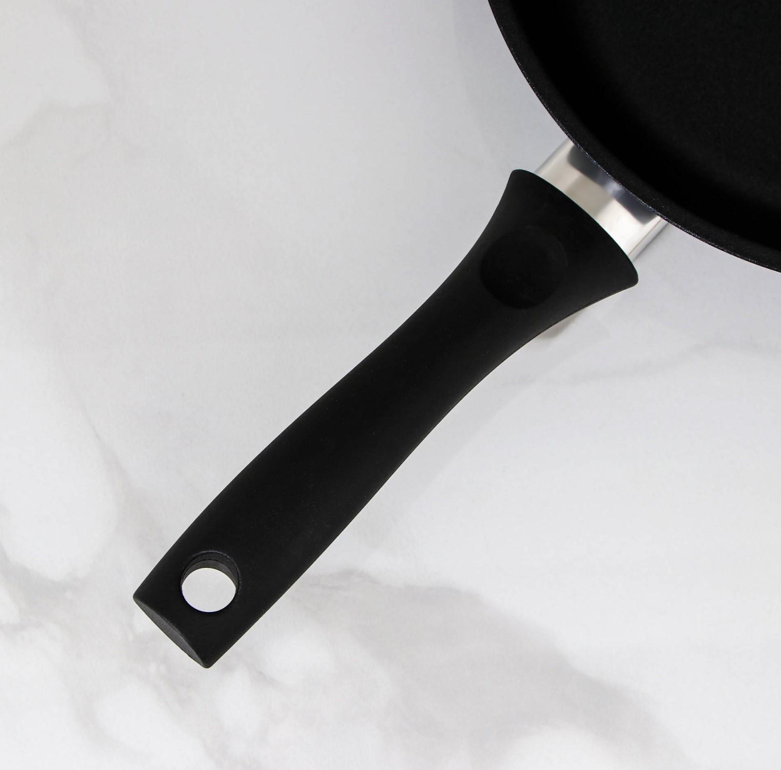 Сковорода «Традиция», d=24 см, пластиковая ручка, антипригарное покрытие, цвет чёрный