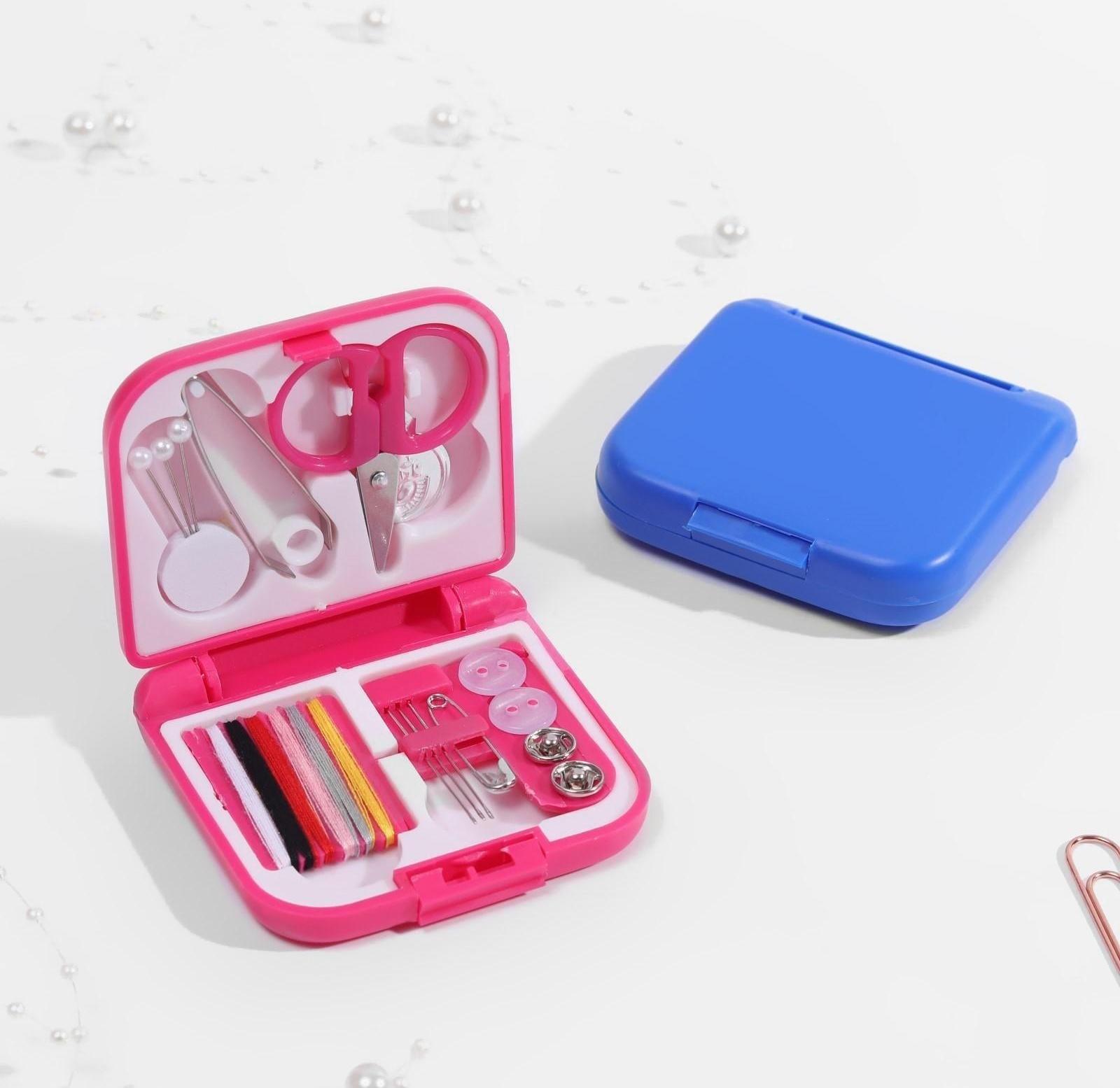 Швейный набор дорожный, 20 предметов, в складной пластиковой коробке, 7 × 6,5 × 2 см, цвет МИКС
