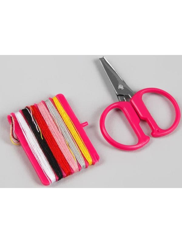 Швейный набор дорожный, 20 предметов, в складной пластиковой коробке, 7 × 6,5 × 2 см, цвет МИКС