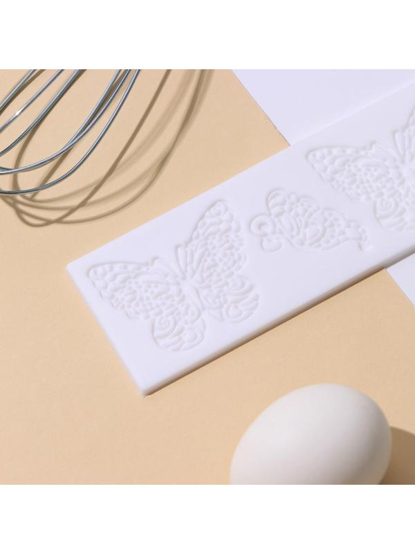 Силиконовый коврик для айсинга Доляна «Бабочки», 19×6 см, цвет МИКС