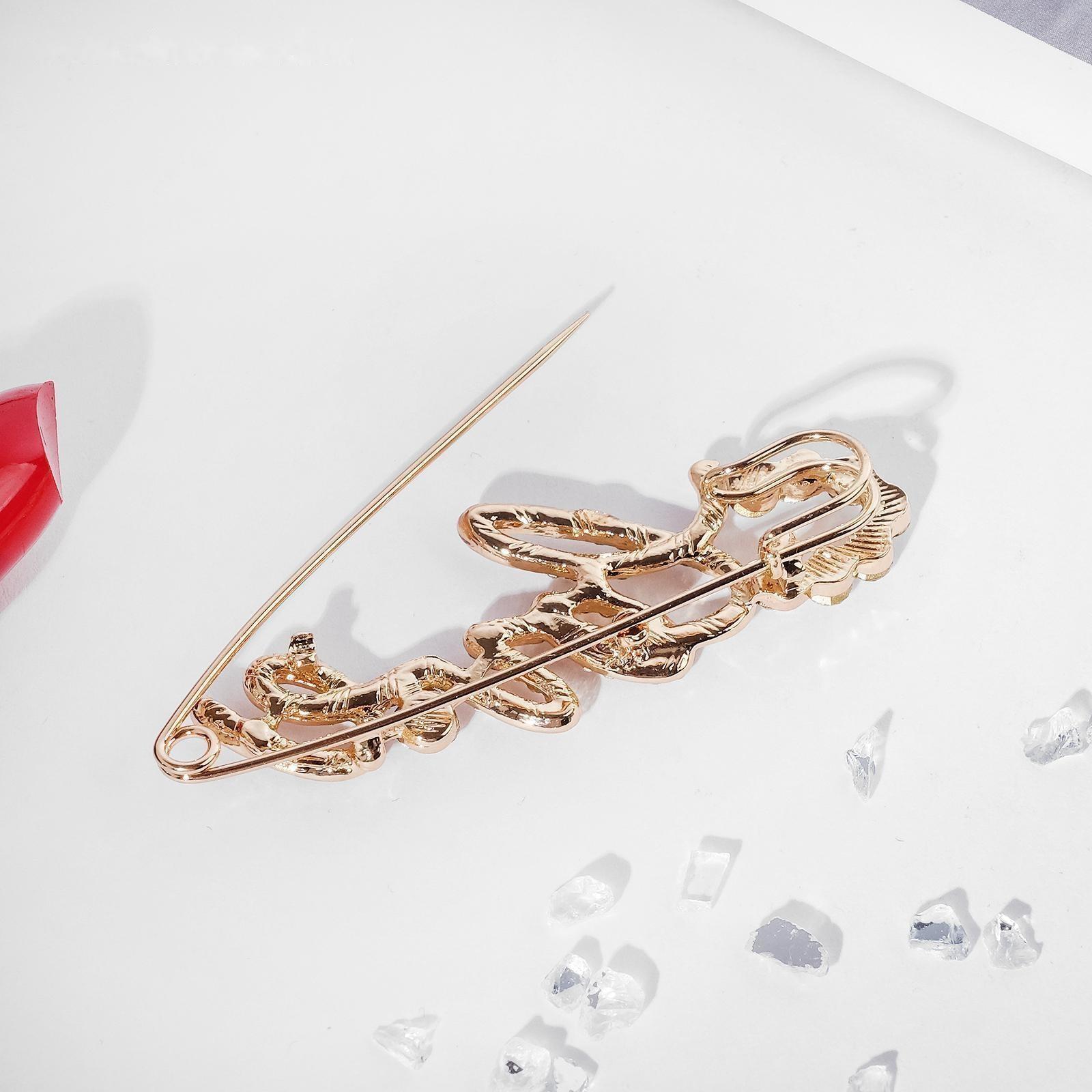 Булавка LOVE, 6 см, цвет белый в золоте