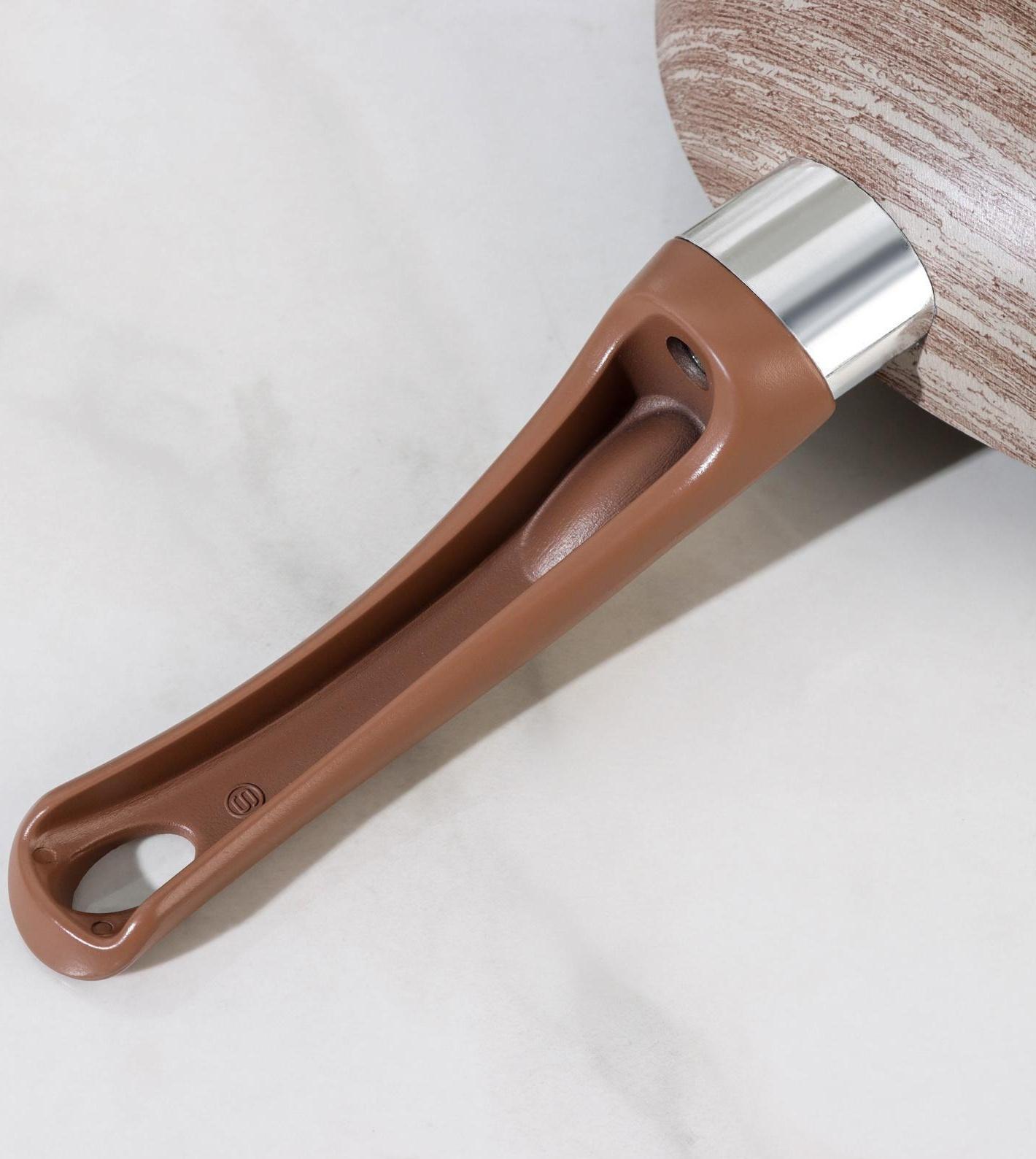 Сковорода глубокая Kantry, d=22 см, стеклянная крышка, пластиковая ручка, антипригарное покрытие, цвет коричневый