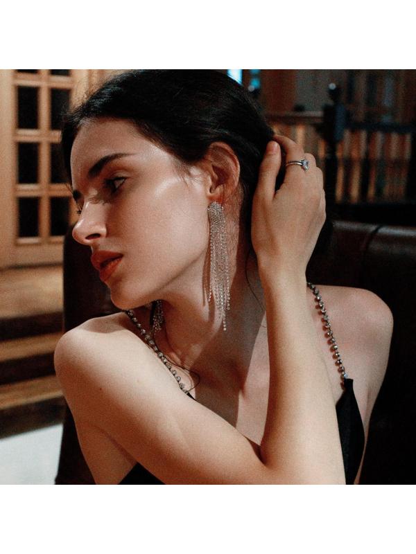 Серьги висячие со стразами 