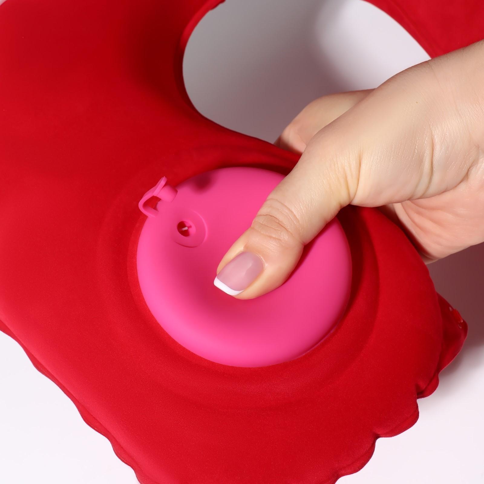 Подушка для шеи дорожная, надувная, с насосом, 47 × 27 см, картонная коробка, цвет МИКС