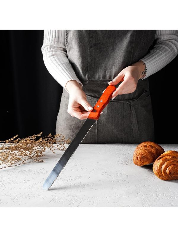 Нож для бисквита крупные зубцы, рабочая поверхность 25 см, деревянная ручка, толщина лезвия 1 мм