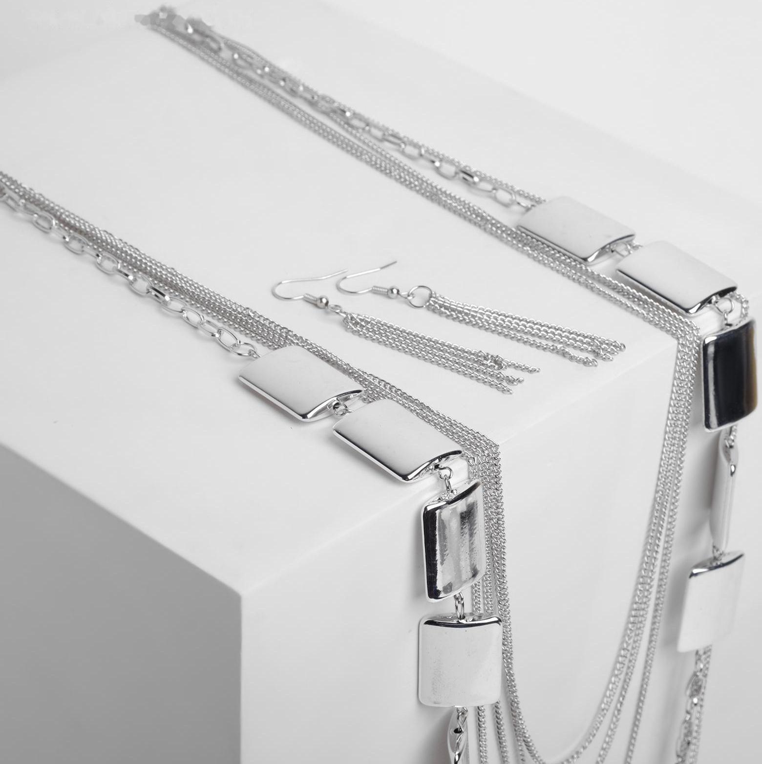 Набор 2 предмета: серьги, бусы 