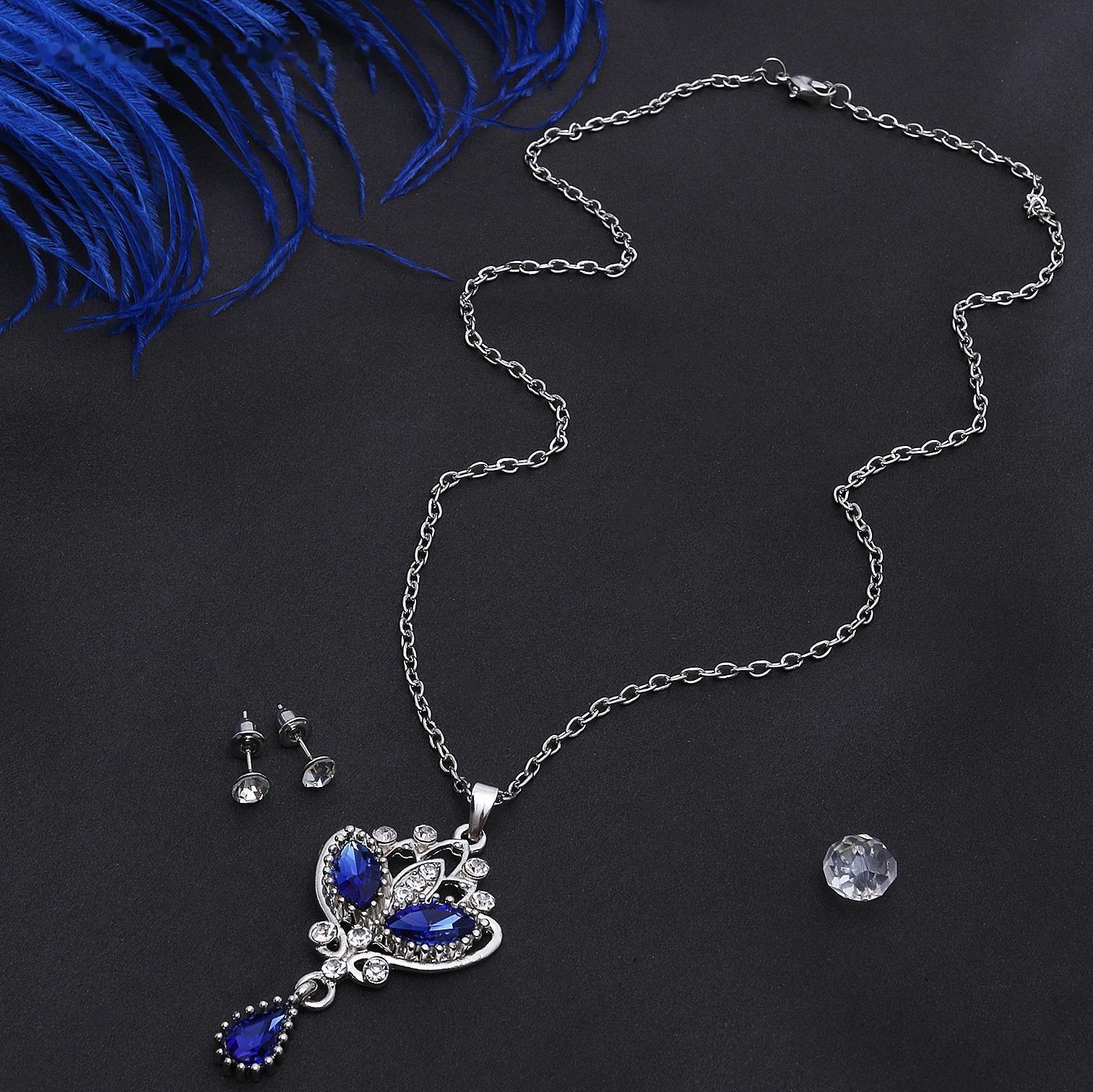 Гарнитур 2 предмета: серьги кулон 