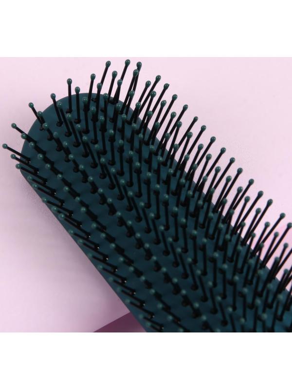 Расчёска массажная, прорезиненная ручка, 23 × 4 см, цвет зелёный/белый