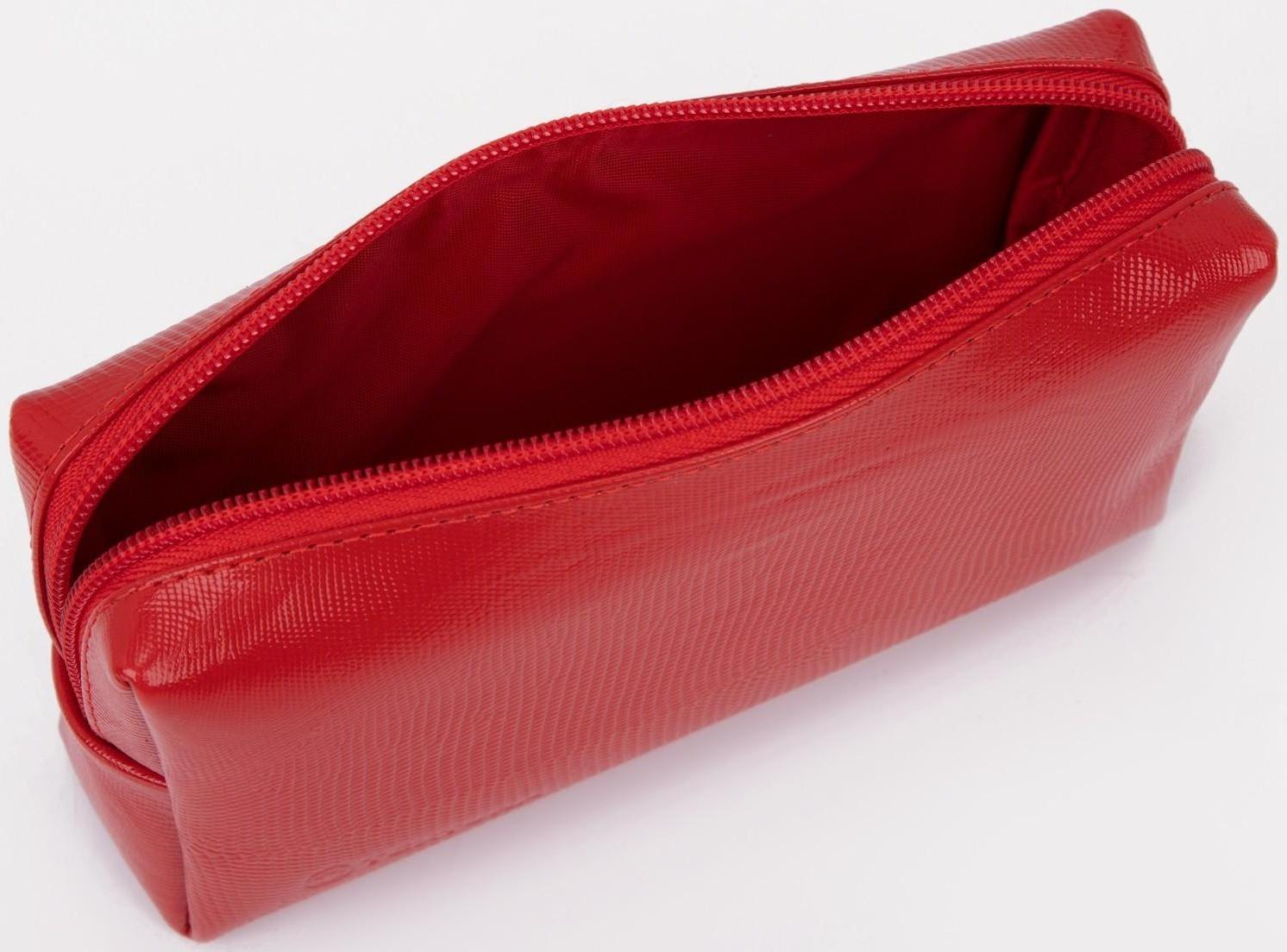 Косметичка на молнии, цвет красный