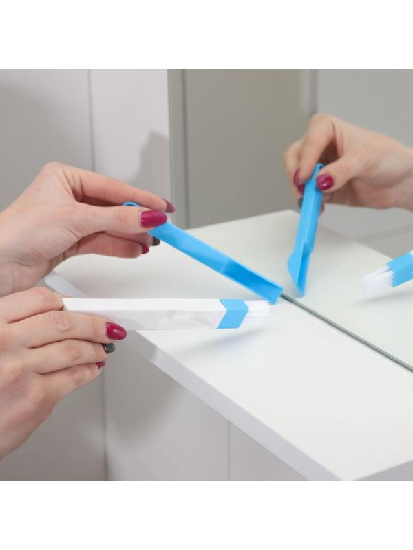 Щётка-кисть для очистки окон и узких проёмов, с совочком-скребком, цвет МИКС