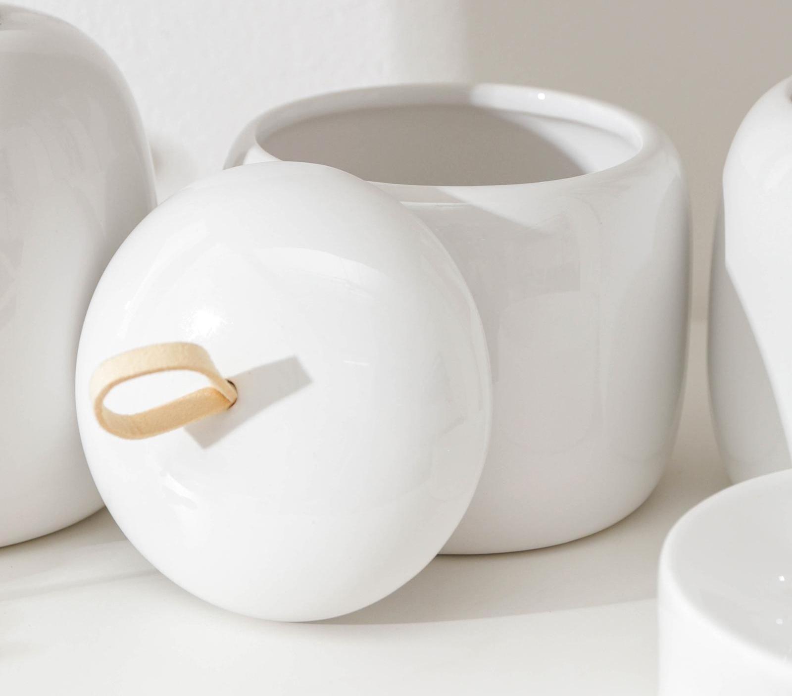 Набор аксессуаров для ванной комнаты Доляна Monro, 4 предмета (мыльница, дозатор для мыла 450 мл, стакан, баночка), цвет белый