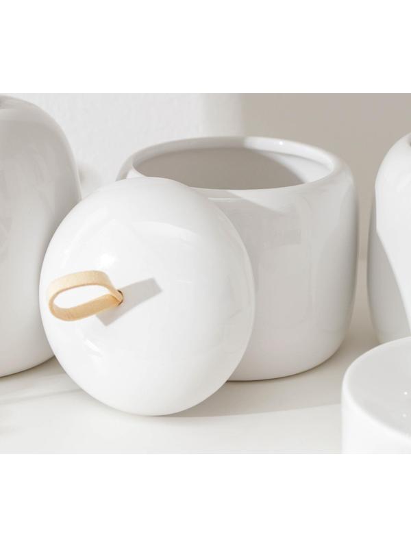 Набор аксессуаров для ванной комнаты Доляна Monro, 4 предмета (мыльница, дозатор для мыла 450 мл, стакан, баночка), цвет белый