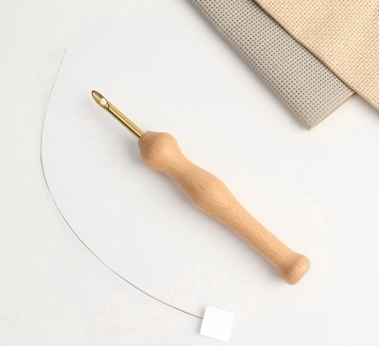 Игла для вышивания, для ковровой техники, d = 5 мм, с нитевдевателем, цвет золотой