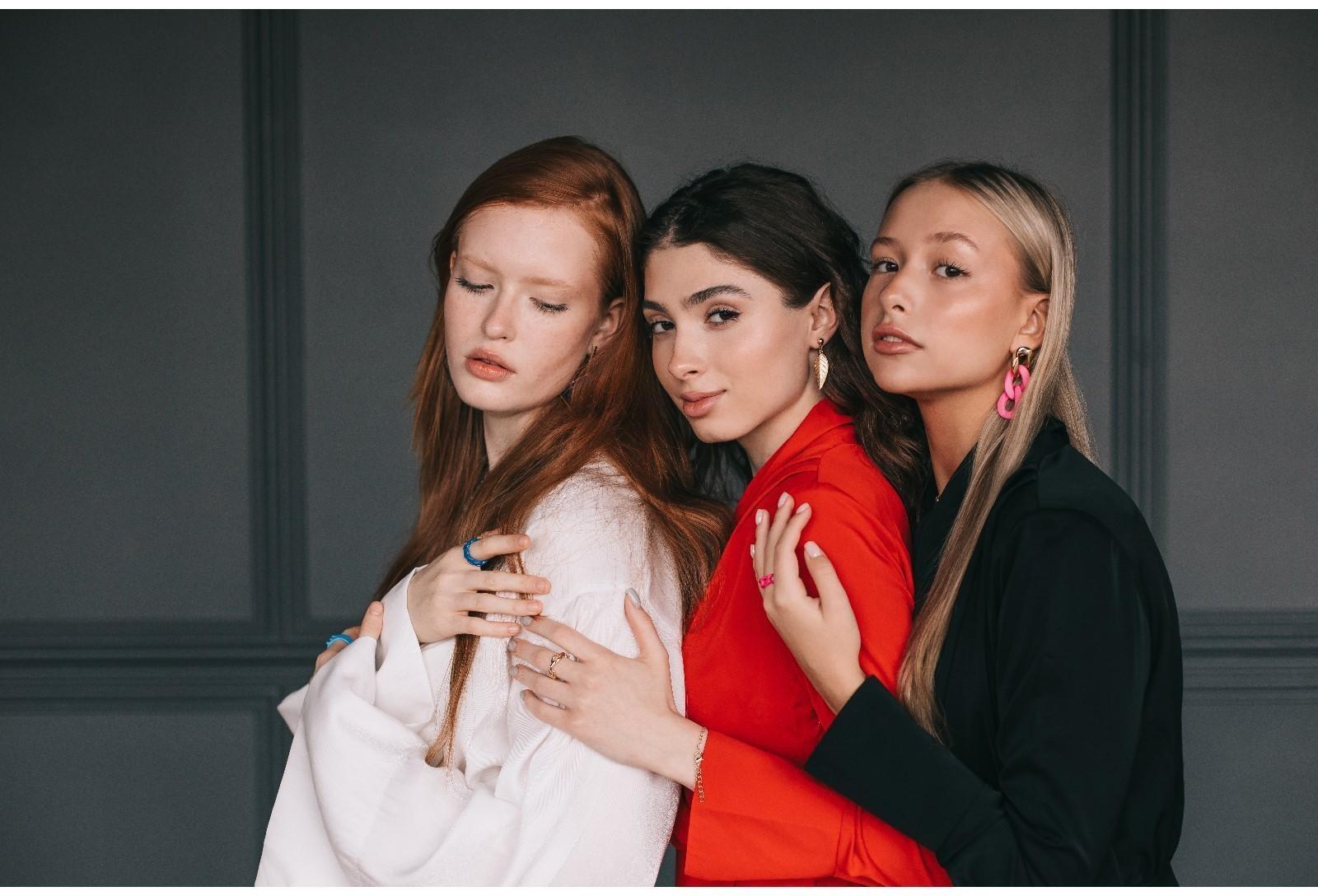 Серьги пластик 