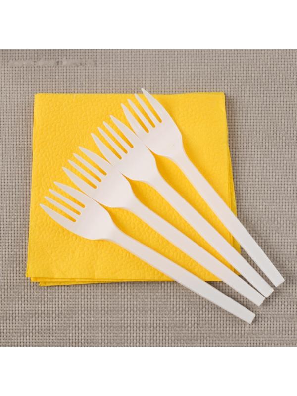 Набор одноразовой посуды премиум Доляна «Фуршет», 4 персоны, тарелки, вилки, стаканы 200 мл, рюмки 100 мл, салфетки