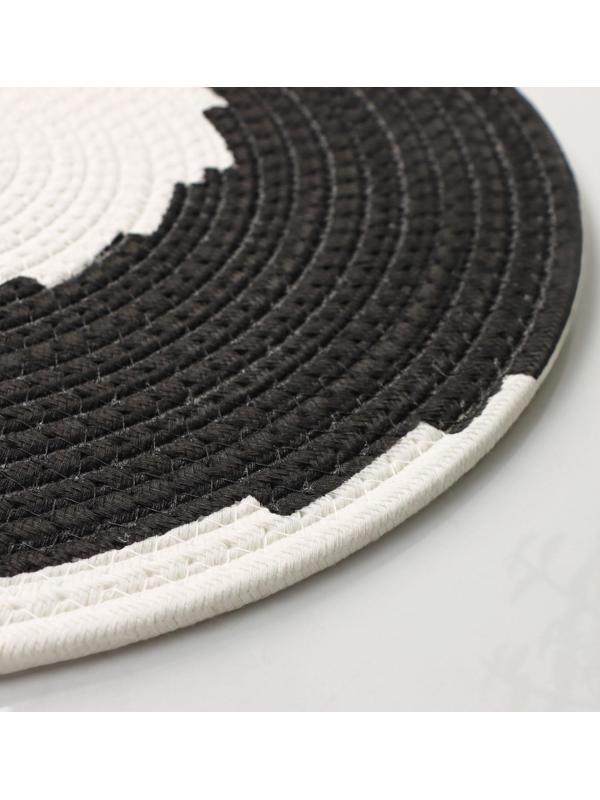 Салфетка сервировочная на стол Доляна «Гипноз», d=38 см, цвет чёрно-белый