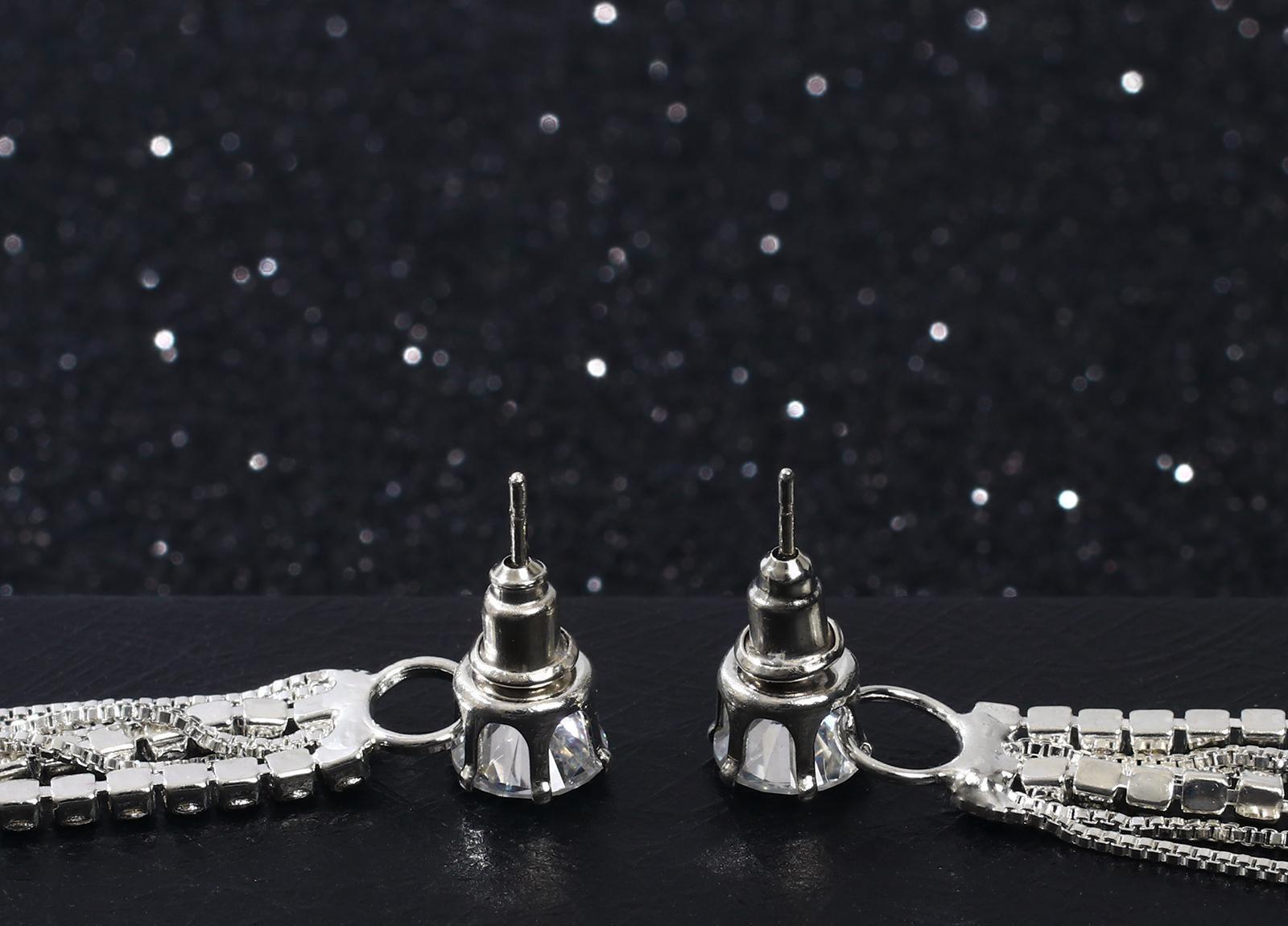 Серьги висячие со стразами 