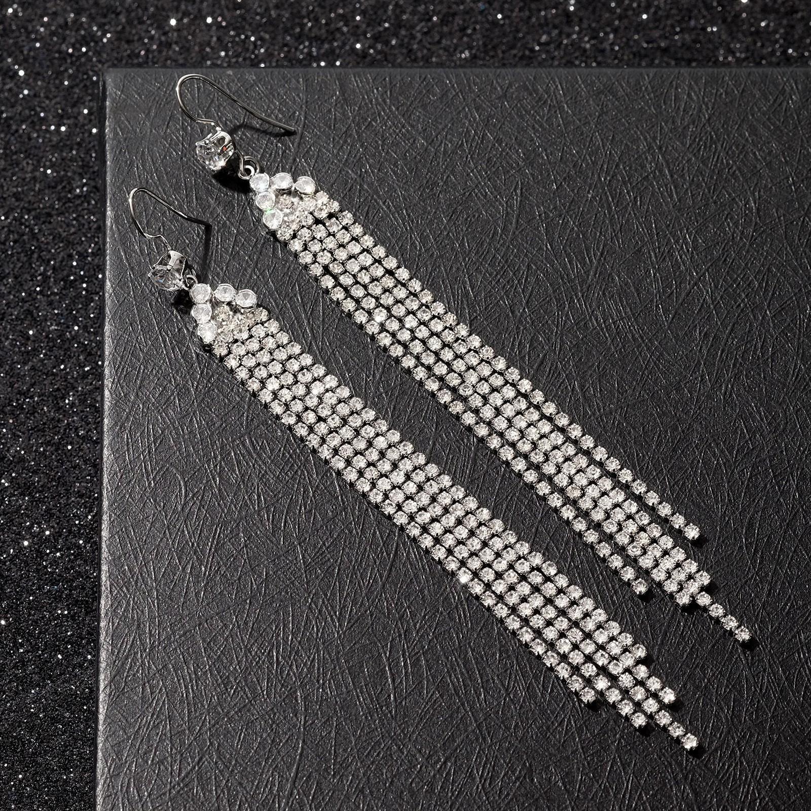 Серьги висячие со стразами 