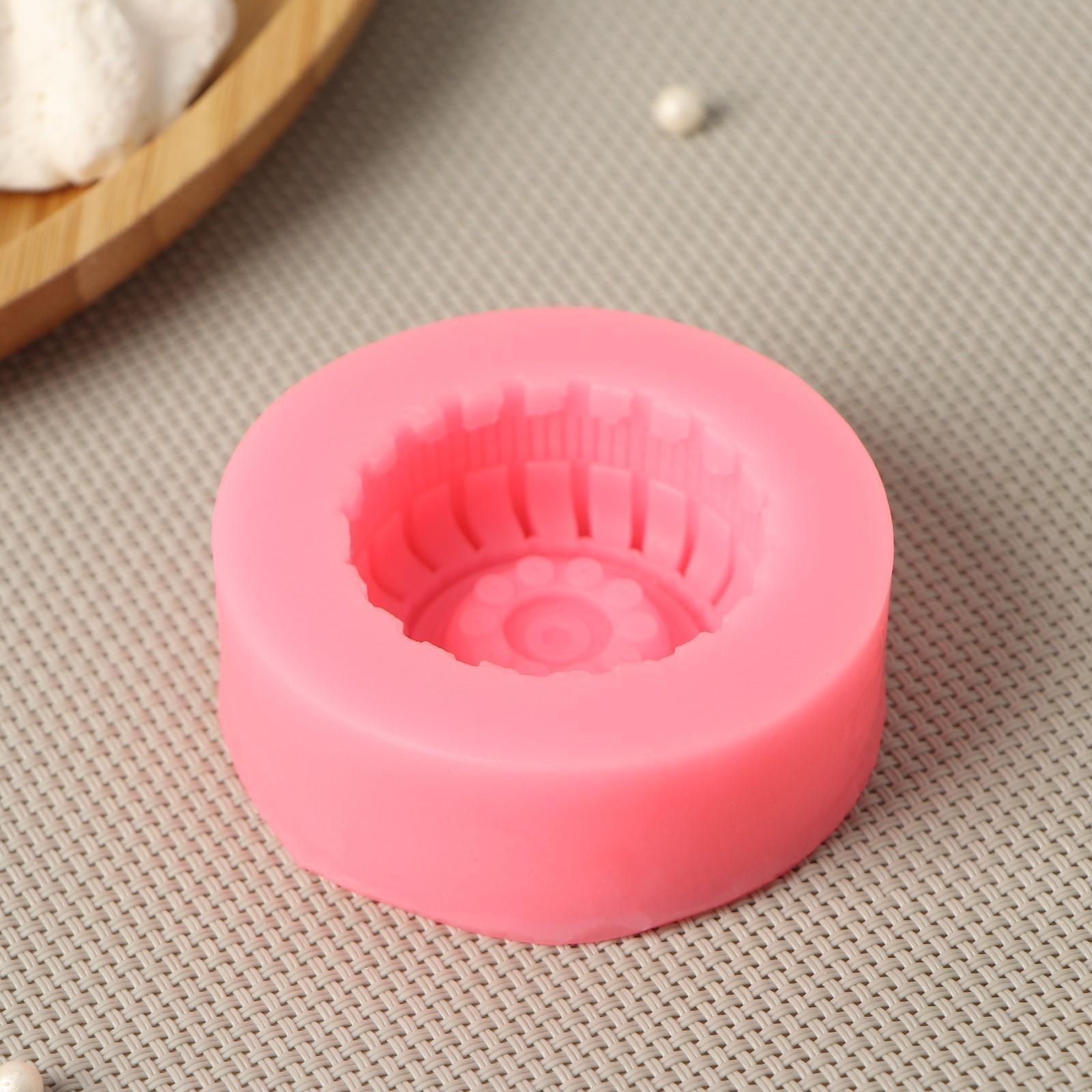 Силиконовый молд Доляна «Шина», d=6,5 см, цвет розовый