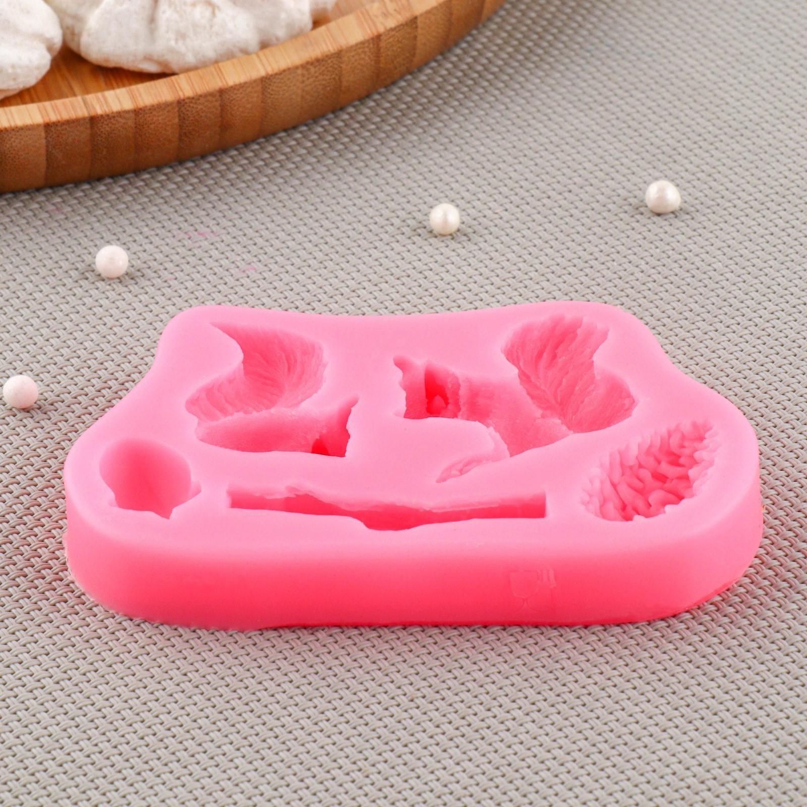 Силиконовый молд Доляна «Белочка и орешки», 10×7×1,5 см, цвет МИКС