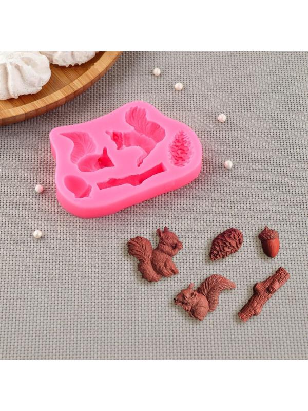 Силиконовый молд Доляна «Белочка и орешки», 10×7×1,5 см, цвет МИКС