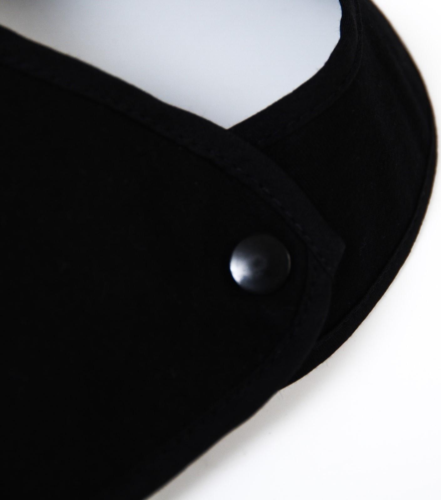 Нагрудник/слюнявчик  для кормления «Little boss» на кнопке