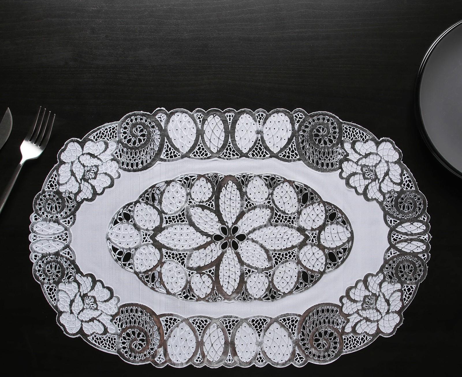 Набор салфеток ажурных Доляна «Листья», 46×30 см, 4 шт, ПВХ, цвет серебряный