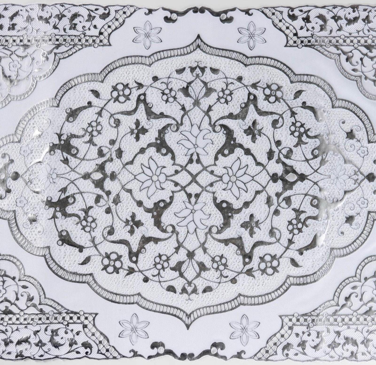 Салфетка ажурная для стола «Восток», 84×40 см, ПВХ, цвет серебряный