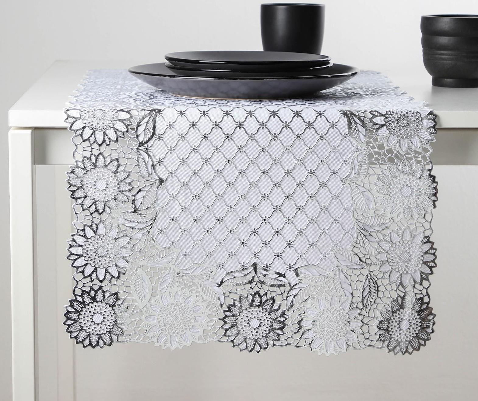 Салфетка ажурная для стола «Букет», 84×40 см, ПВХ, цвет серебро