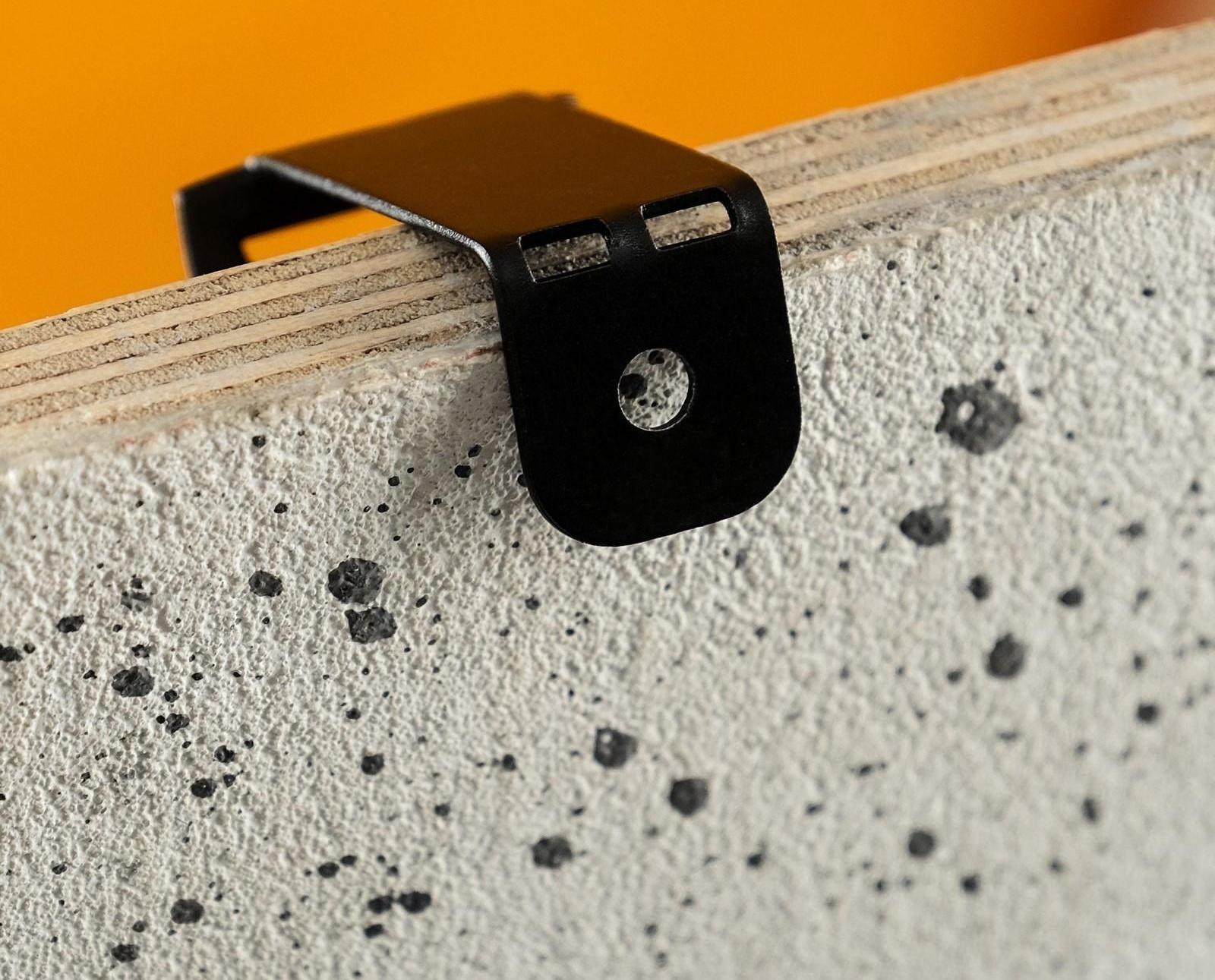 Вешалка на дверь 