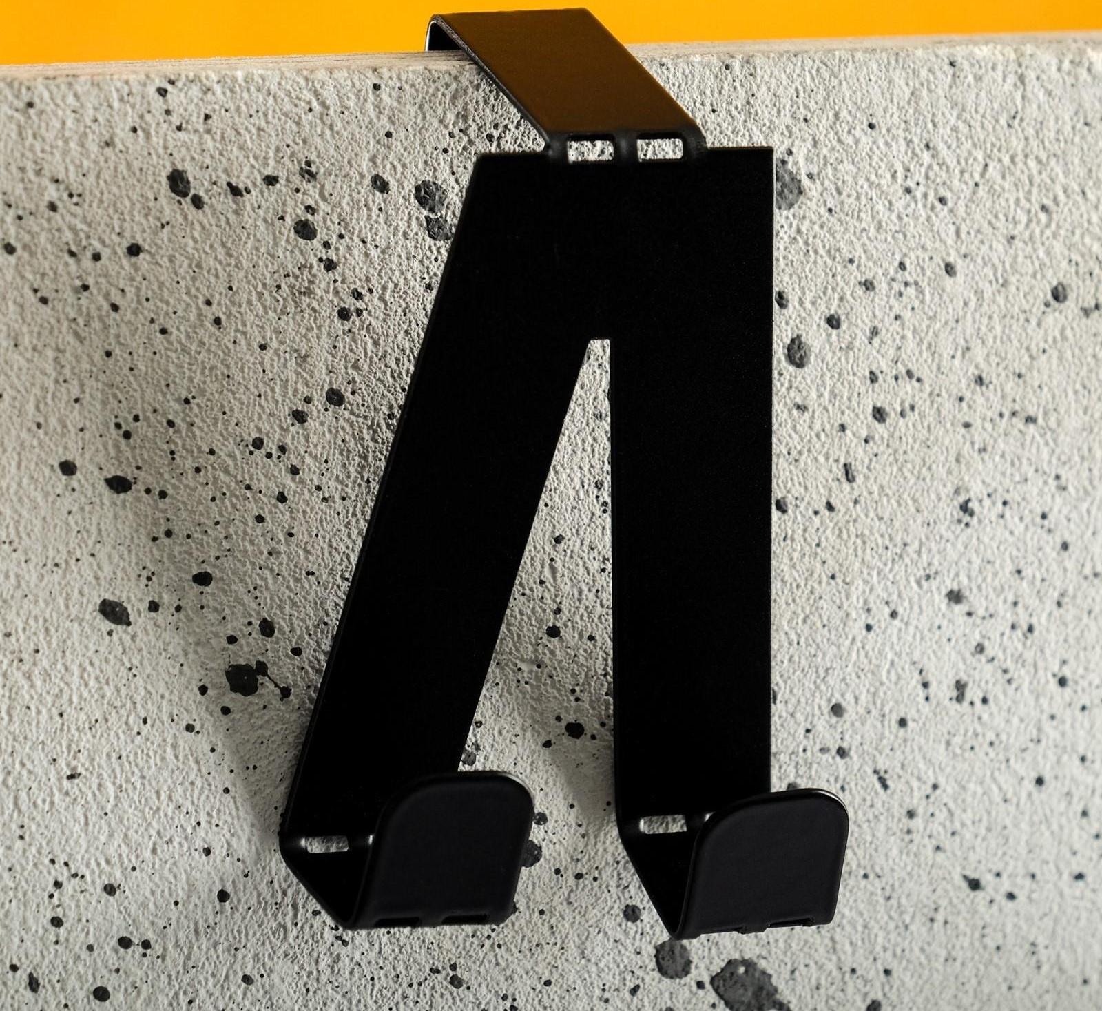 Вешалка на дверь 