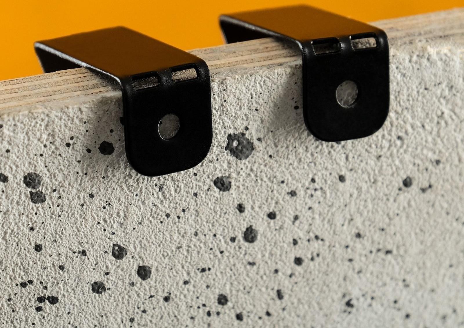 Вешалка на дверь 