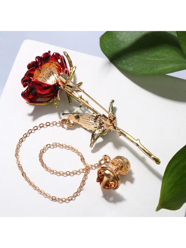 Брошь со значком на цепочке 