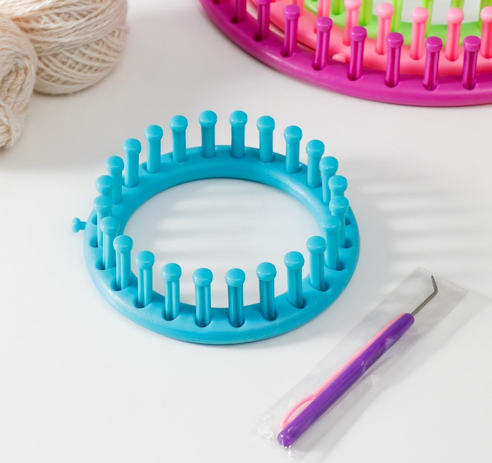 Набор устройств для вязания 4 шт d=13, 18, 23 и 28 см+4 инструмента д/изготовления помпонов   741258
