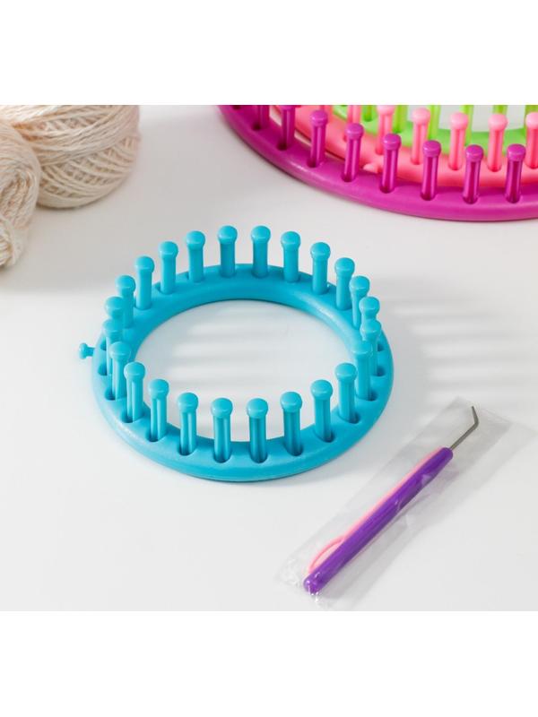 Набор устройств для вязания 4 шт d=13, 18, 23 и 28 см+4 инструмента д/изготовления помпонов   741258