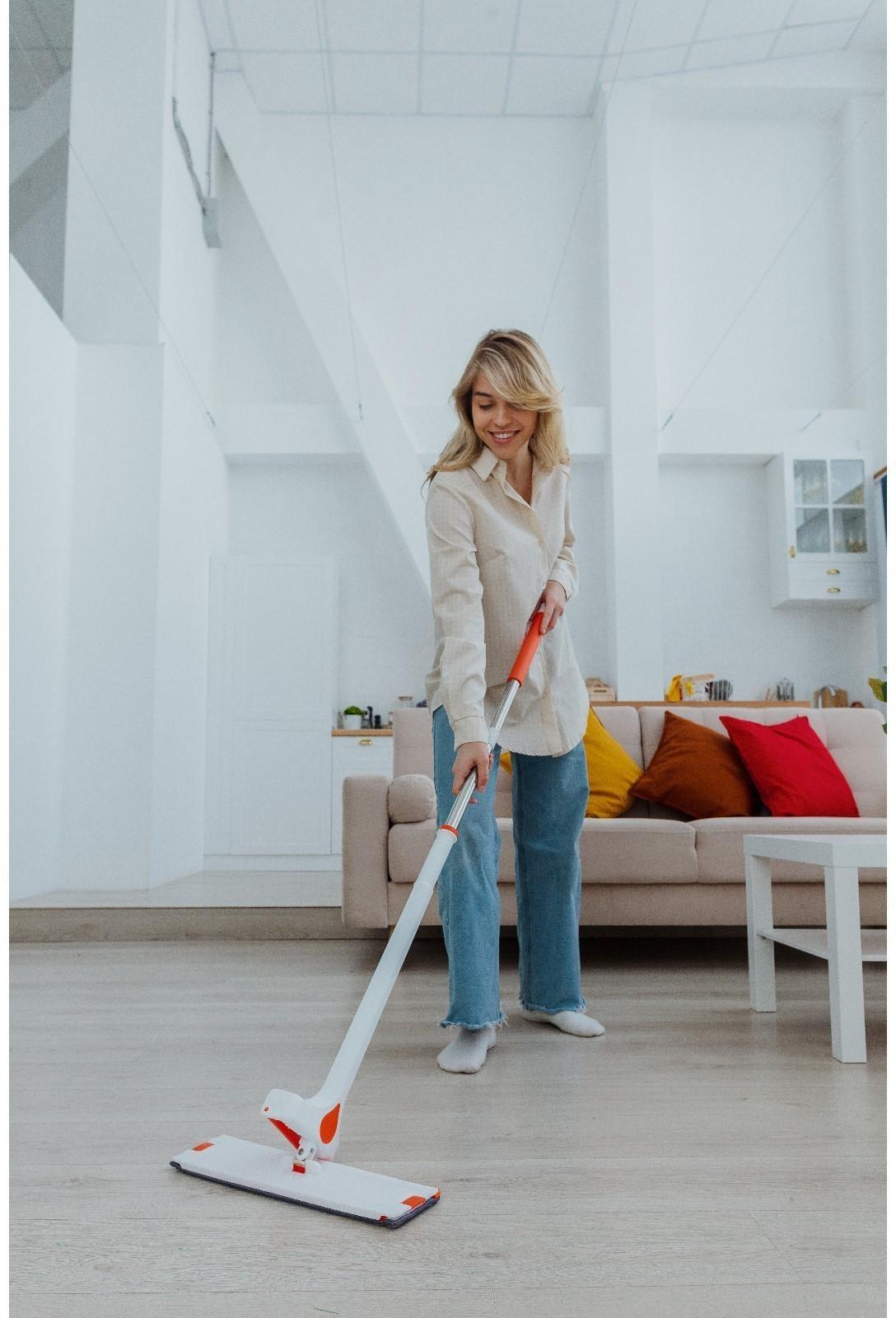 Швабра с отжимом и водосгоном Raccoon, 2 насадки из микрофибры 39×12 см, стальная ручка 130 см