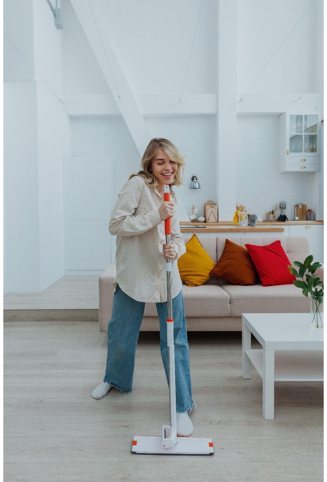 Швабра с отжимом и водосгоном Raccoon, 2 насадки из микрофибры 39×12 см, стальная ручка 130 см