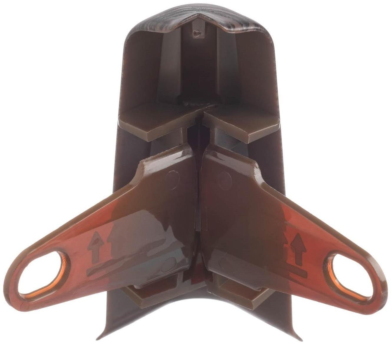 Угол наружный (внешний) с крепежом для плинтуса 70мм 