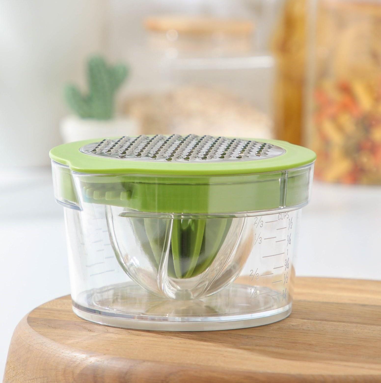 Соковыжималка Доляна Freshbo с контейнером и насадкой, цвет зелёный